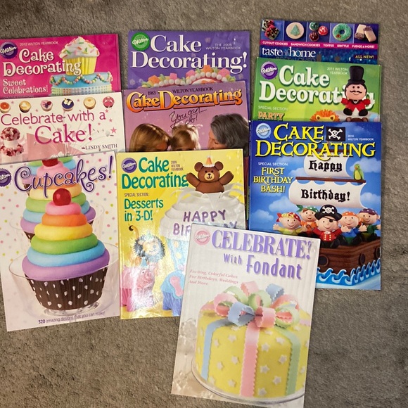 Large Set of Wilton Cake Decorating YearBooks and extras! - Picture 1 of 13